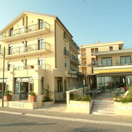 Hotel Bridge Bellaria-Igea Marina Esterno foto