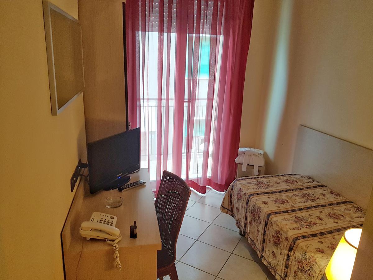 Hotel Bridge Bellaria-Igea Marina Esterno foto