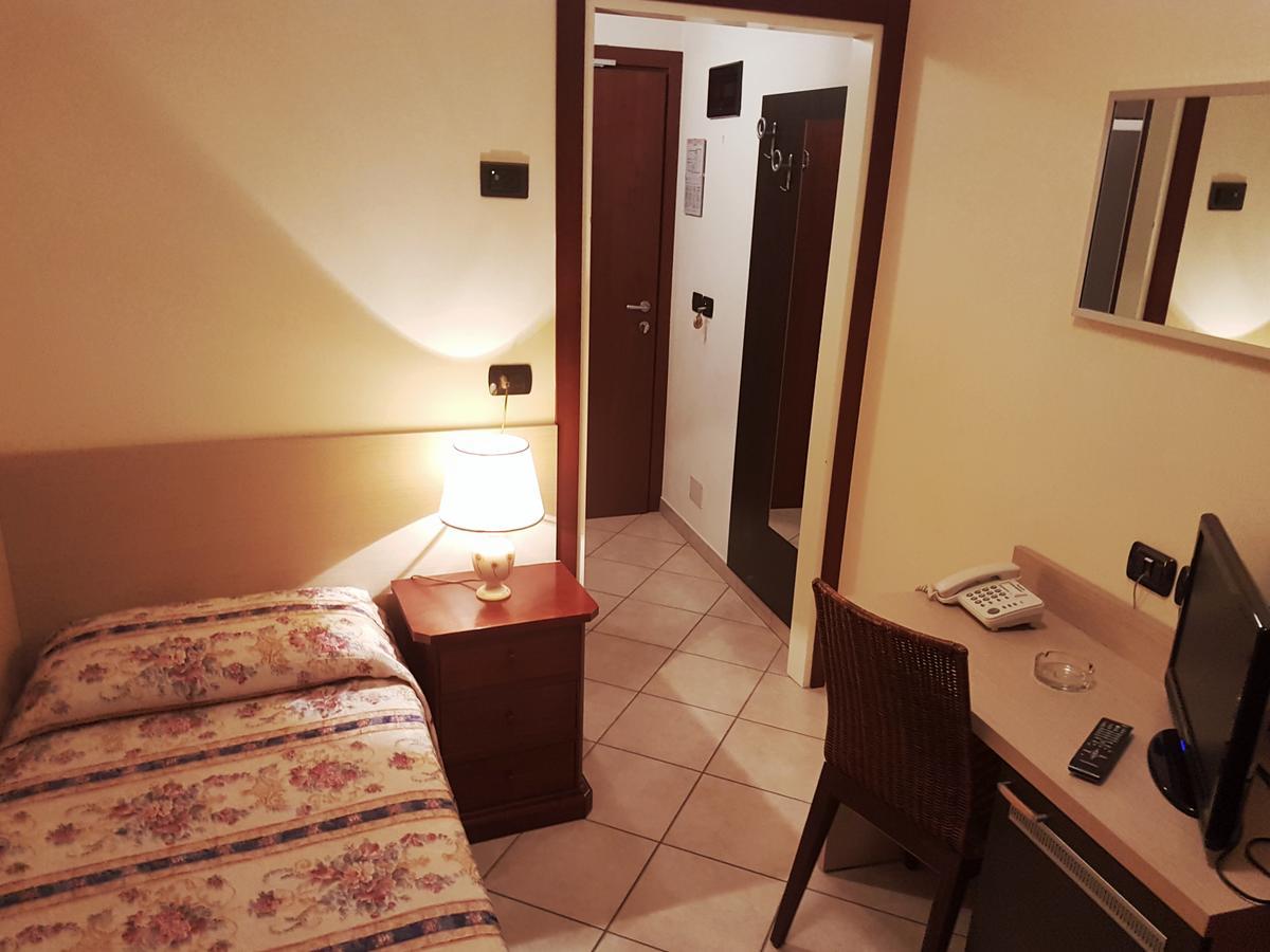Hotel Bridge Bellaria-Igea Marina Esterno foto